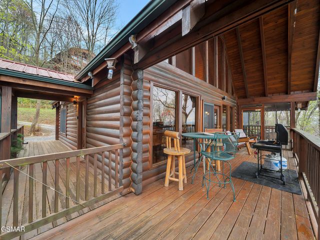 3085 Perry Circle Lane, Sevierville, TN 37862