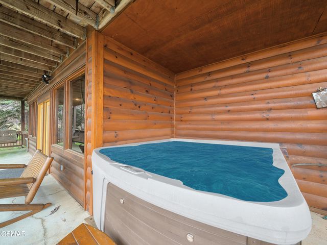 3085 Perry Circle Lane, Sevierville, TN 37862