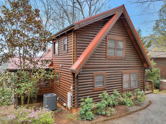 3085 Perry Circle Lane, Sevierville, TN 37862