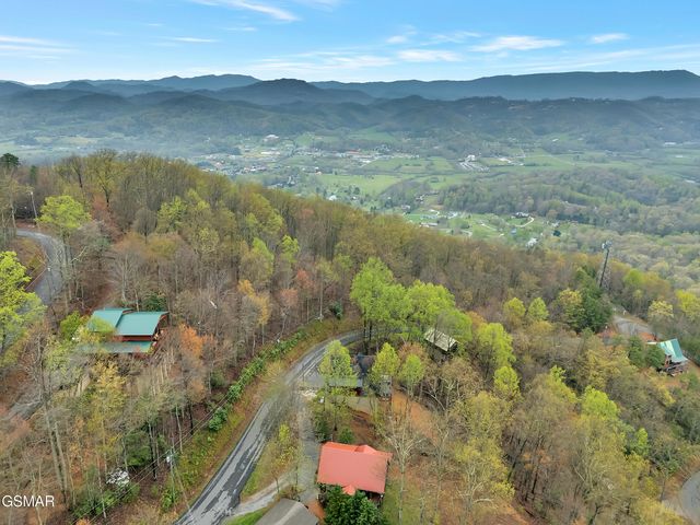 3085 Perry Circle Lane, Sevierville, TN 37862