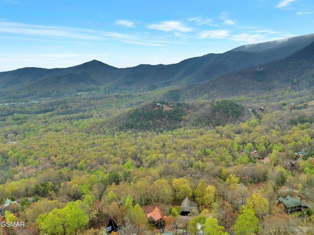 3085 Perry Circle Lane, Sevierville, TN 37862
