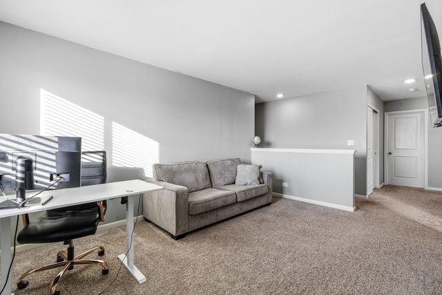 434 S Stonebrook Drive, Romeoville, IL 60446