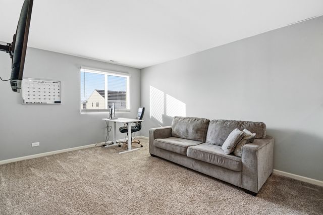 434 S Stonebrook Drive, Romeoville, IL 60446