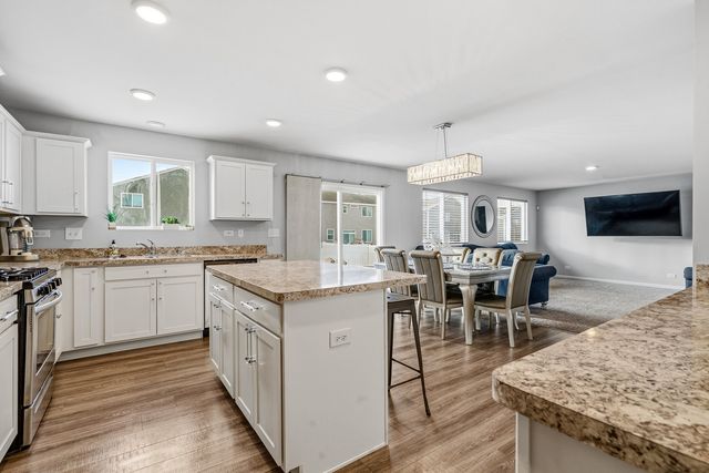 434 S Stonebrook Drive, Romeoville, IL 60446