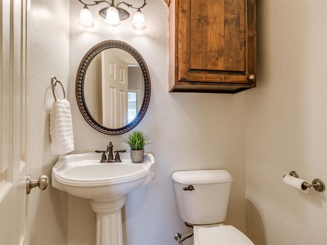 10650 Hunters Pointe, Edmond, OK 73034