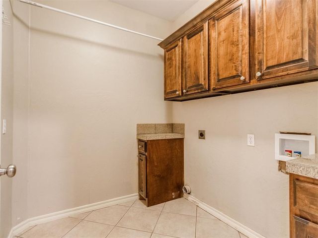 10650 Hunters Pointe, Edmond, OK 73034