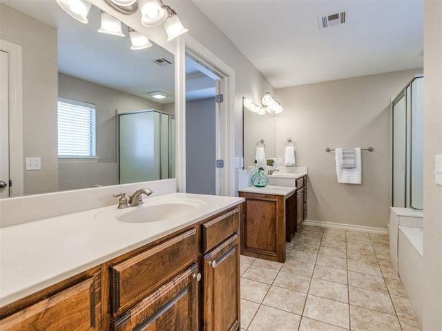 10650 Hunters Pointe, Edmond, OK 73034