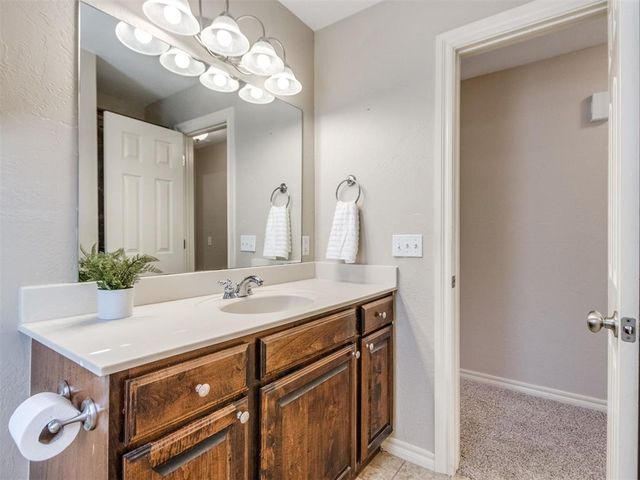 10650 Hunters Pointe, Edmond, OK 73034