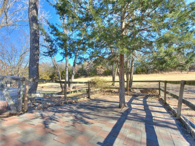 10650 Hunters Pointe, Edmond, OK 73034