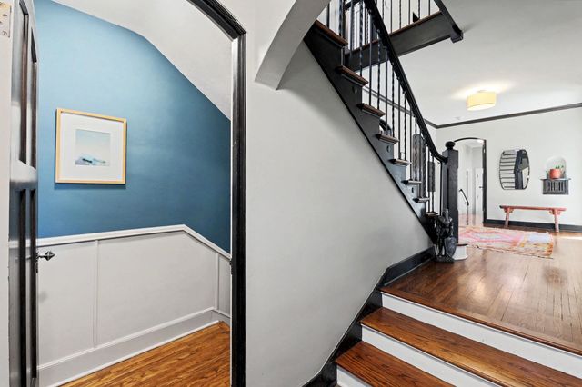 102 N Terrace Dr, Wichita, KS 67208