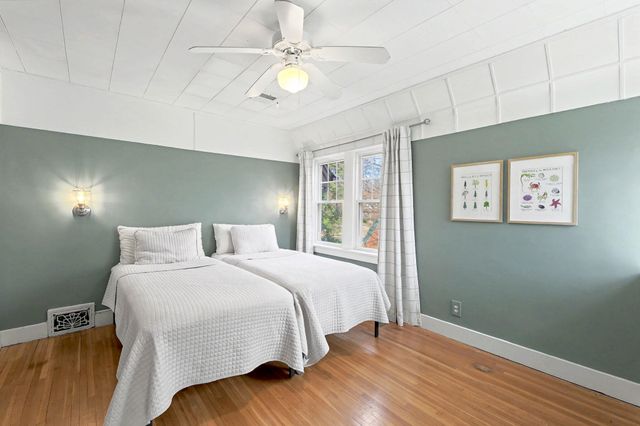 102 N Terrace Dr, Wichita, KS 67208