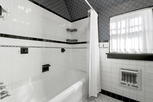 102 N Terrace Dr, Wichita, KS 67208