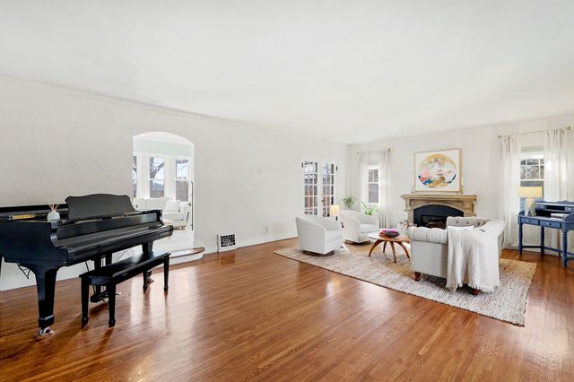 102 N Terrace Dr, Wichita, KS 67208