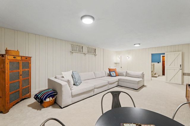 102 N Terrace Dr, Wichita, KS 67208