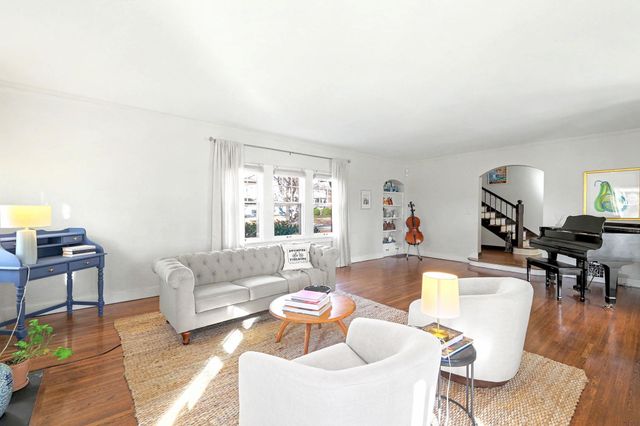 102 N Terrace Dr, Wichita, KS 67208