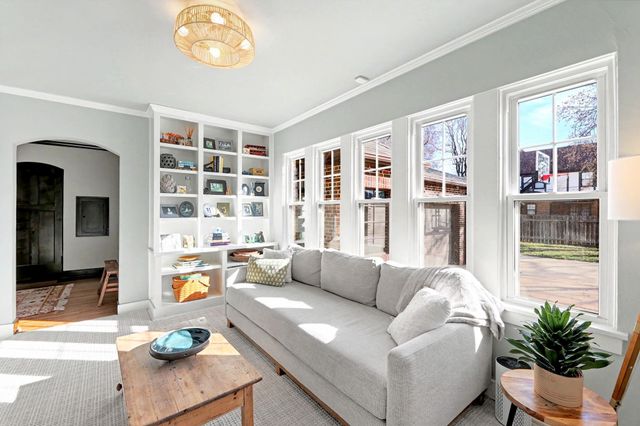 102 N Terrace Dr, Wichita, KS 67208