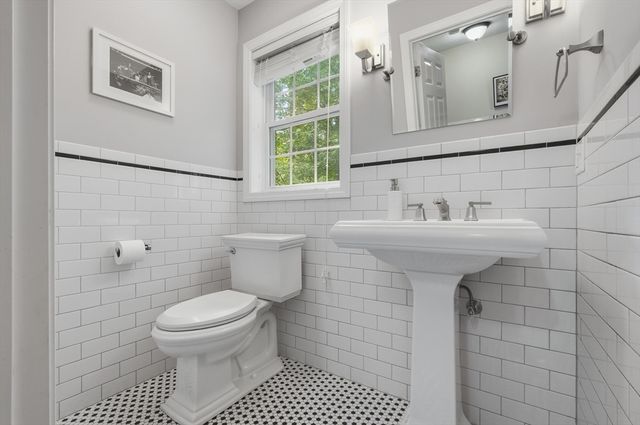 8 Chessman Rd, Mansfield, MA 02048