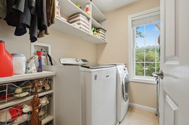 8 Chessman Rd, Mansfield, MA 02048