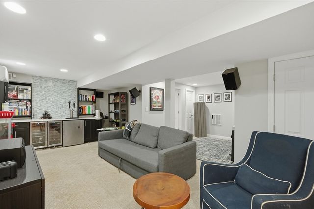 8 Chessman Rd, Mansfield, MA 02048