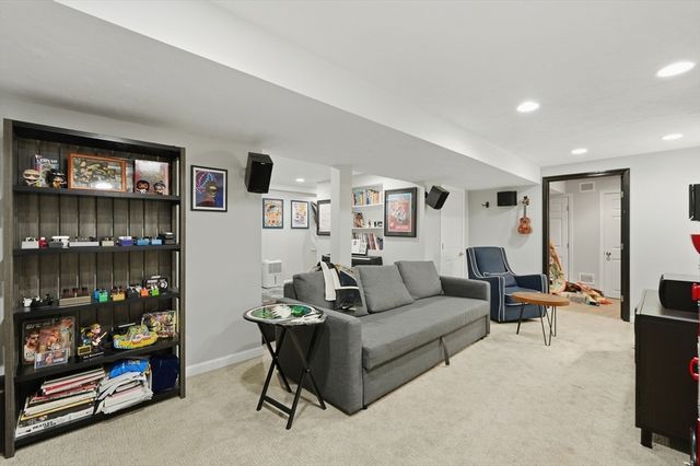 8 Chessman Rd, Mansfield, MA 02048
