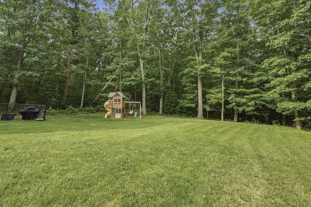 8 Chessman Rd, Mansfield, MA 02048