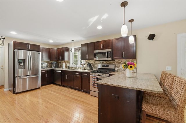 8 Chessman Rd, Mansfield, MA 02048