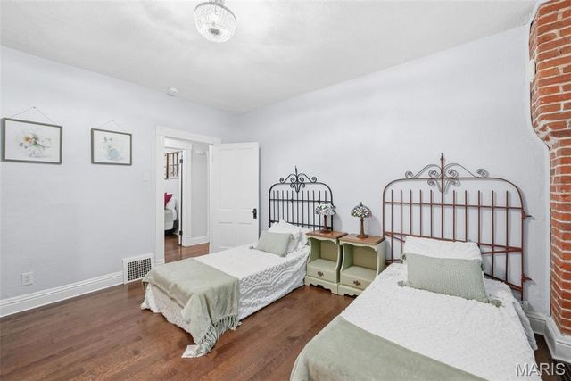 921 W 5th Street, Washington, MO 63090
