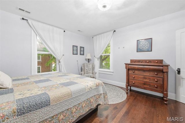 921 W 5th Street, Washington, MO 63090