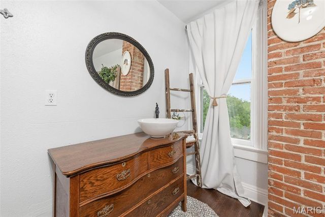 921 W 5th Street, Washington, MO 63090