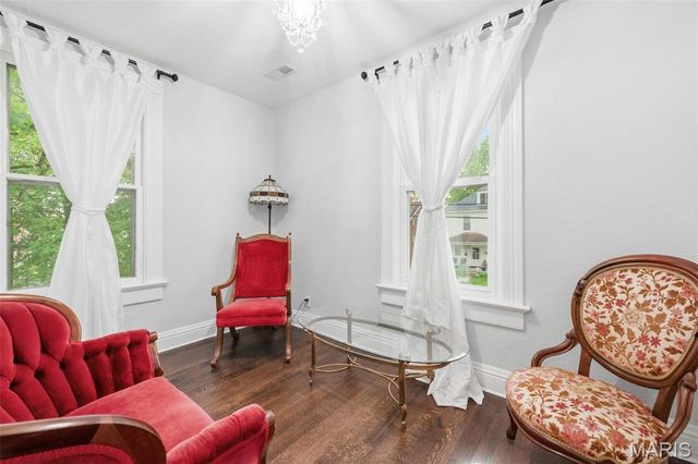 921 W 5th Street, Washington, MO 63090