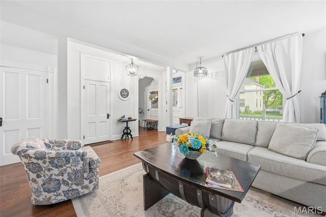 921 W 5th Street, Washington, MO 63090