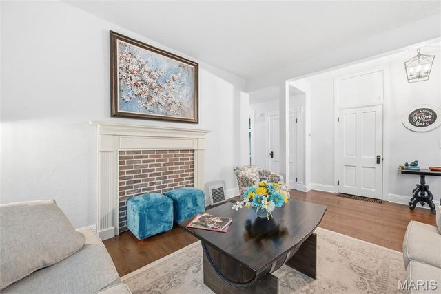 921 W 5th Street, Washington, MO 63090