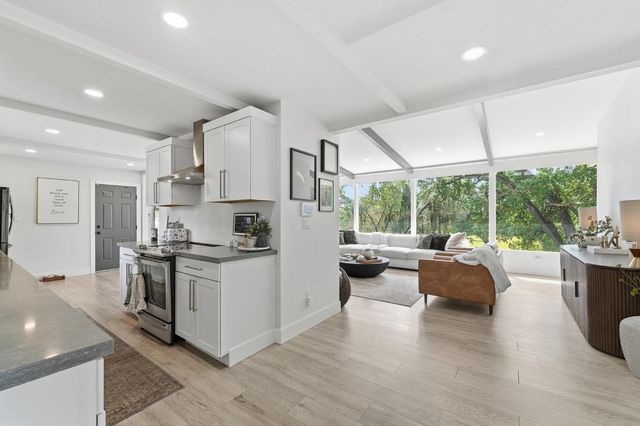 2141 Scenic Dr, Modesto, CA 95355