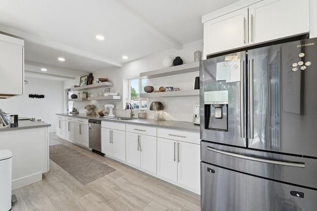 2141 Scenic Dr, Modesto, CA 95355