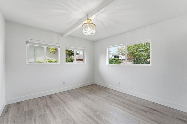 2141 Scenic Dr, Modesto, CA 95355