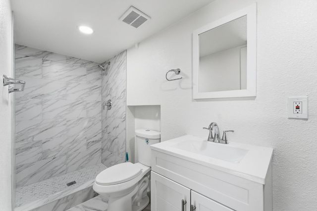 2141 Scenic Dr, Modesto, CA 95355