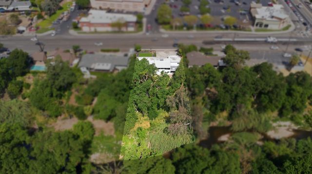 2141 Scenic Dr, Modesto, CA 95355