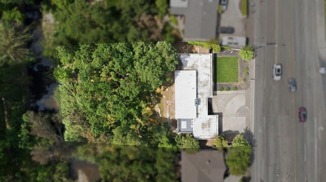 2141 Scenic Dr, Modesto, CA 95355