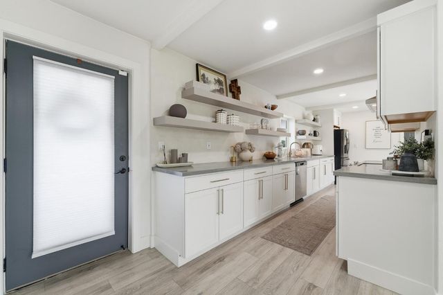 2141 Scenic Dr, Modesto, CA 95355
