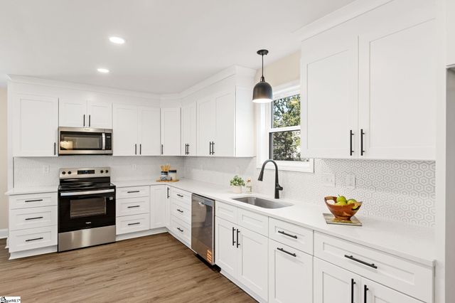 11 Willow Springs Drive, Greenville, SC 29607