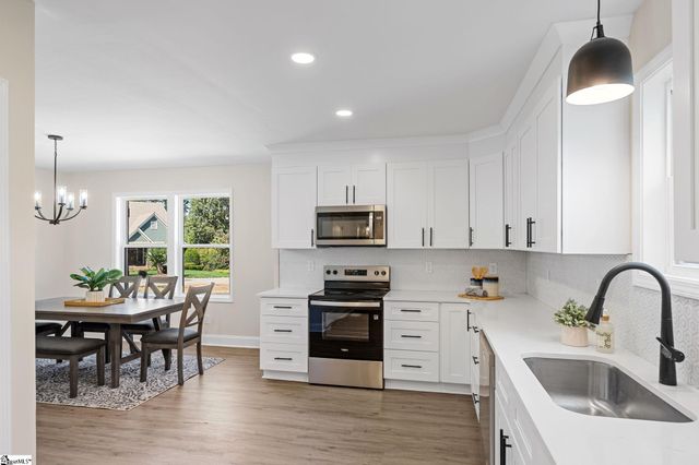 11 Willow Springs Drive, Greenville, SC 29607