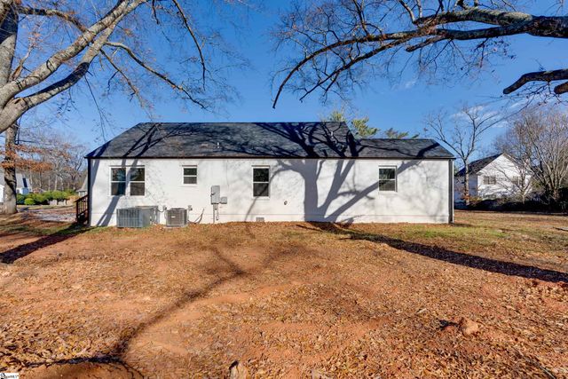 11 Willow Springs Drive, Greenville, SC 29607