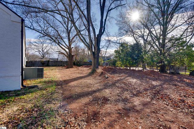 11 Willow Springs Drive, Greenville, SC 29607