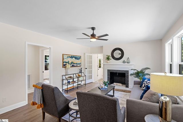 11 Willow Springs Drive, Greenville, SC 29607