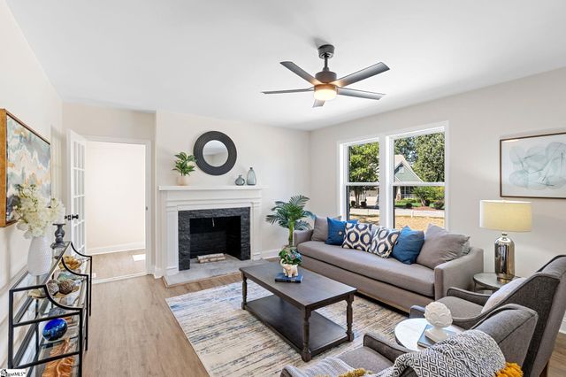 11 Willow Springs Drive, Greenville, SC 29607