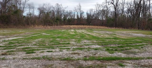 646 Bright Harvest Drive, Maysville, NC 28555