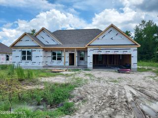 646 Bright Harvest Drive, Maysville, NC 28555