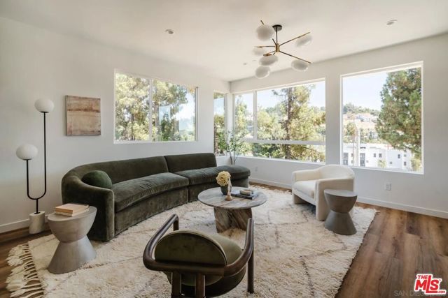 3848 N Emery Lane, Los Angeles, CA 90065