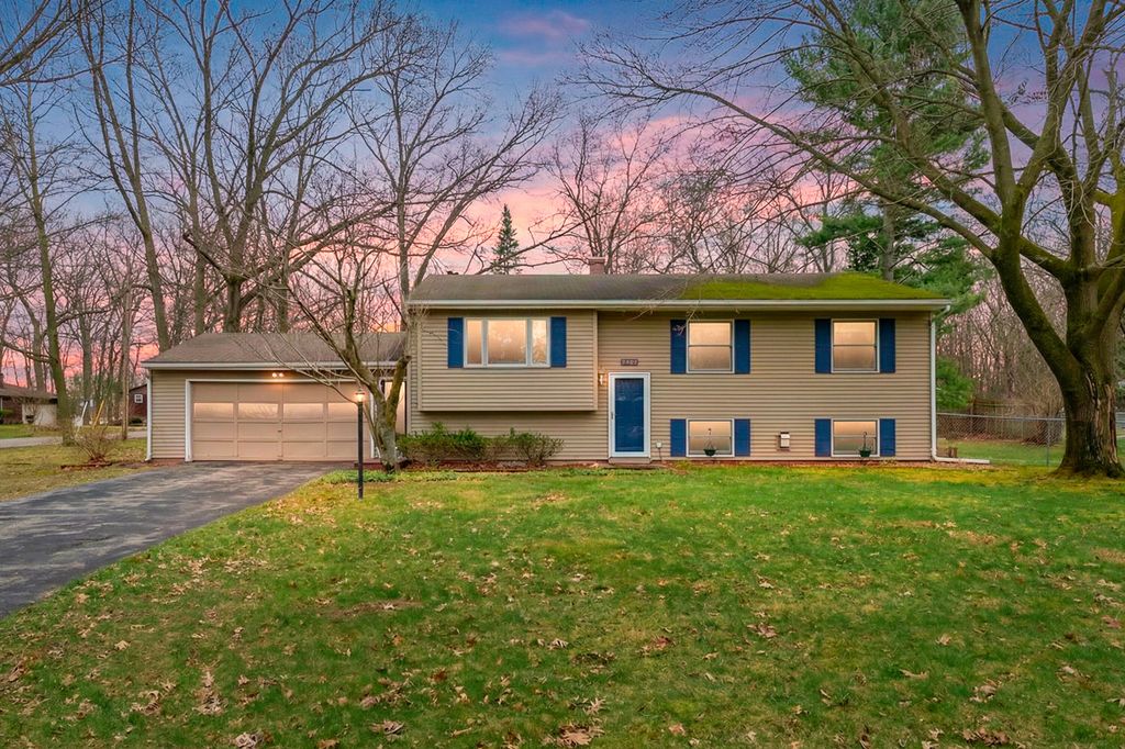 9403 Organdy Street, Portage City, MI 49002
