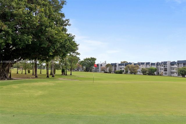 1020 Country Club Drive 206, Margate, FL 33063
